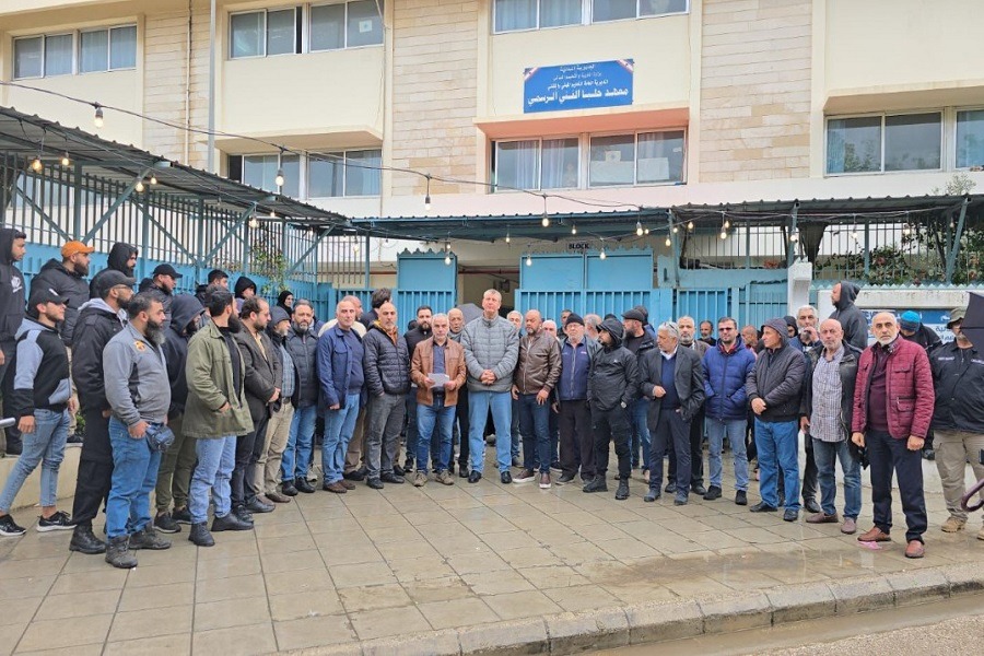 لبنان| اعتصام في حلبا رفضًا لقرار إعفاء مدير المعهد الفني من مهامه واستبداله