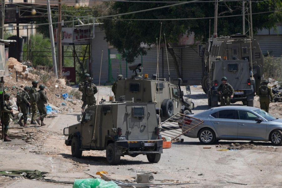 استشهاد مسنّة وفتى باعتداءات الاحتلال في رام الله وجنين