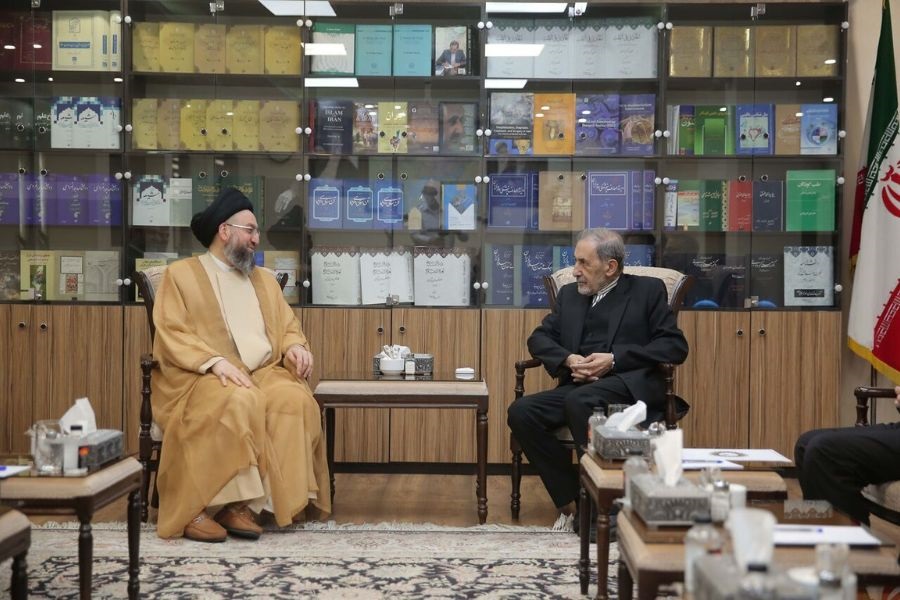 مستشار الإمام الخامنئي: إيران تُولي أهمية خاصة لاستقلال العراق واستقراره وتقدّمه