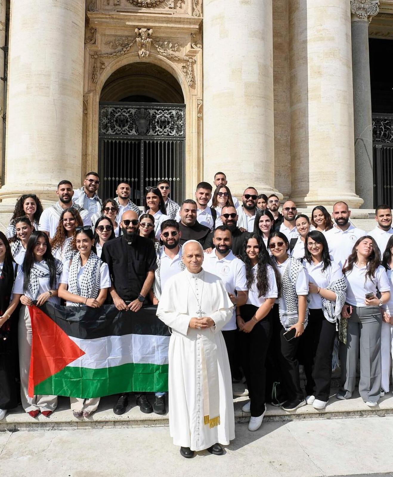 بابا الفاتيكان يستقبل الشبيبة المسيحية في فلسطين