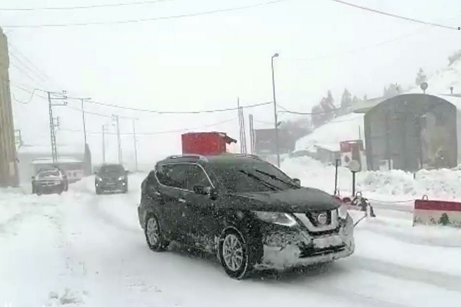 لبنان ما يزال تحت تأثير المنخفض الجوي وأمطار غزيرة وثلوج وانقطاع طرقات