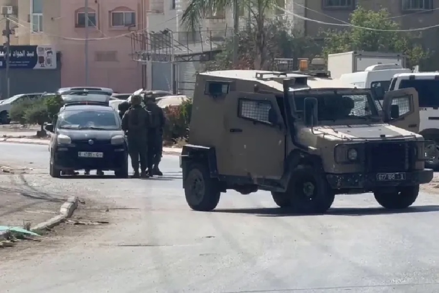 شهيدان برصاص الاحتلال واعتقال عشرات الفلسطينيين وحرق مسجد في الضفة الغربية المحتلة