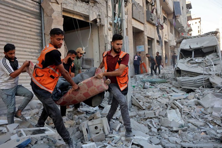الاحتلال يواصل اعتداءاته في غزة: شهيد وجرحى في شارع الجلاء