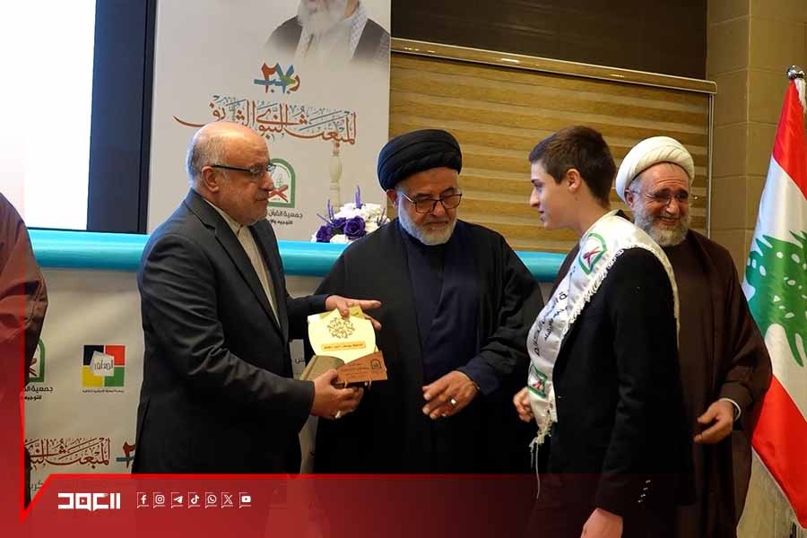 على نهج القرآن.. حَفَظَةٌ متمسكون بخطّ رسول الله في ذكرى مبعثه