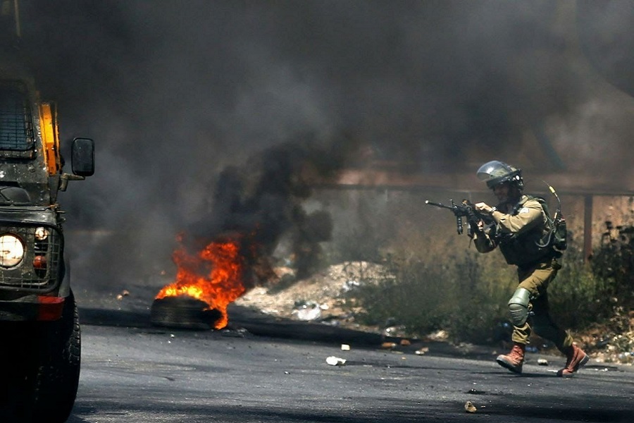 فلسطين المحتلة| مواجهات عنيفة بين شبان وقوات الاحتلال خلال اقتحام بلدتي دير غسانة وبيت ريما شمال غرب رام الله