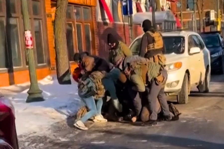 مينيابوليس: جريمة قتل الأميركي برصاص وكالة الهجرة تتفاعل واحتجاجات تتحوّل إلى مواجهات