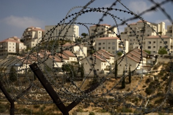 محاولة لإقامة مستوطنة قرب الحدود مع سورية ومؤتمر يدعو لتكريس 