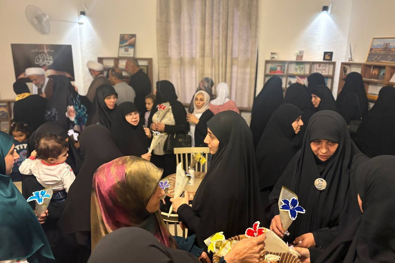 الهيئات النسائية في عنقون تفتتح مكتبة السيد الأقدس بأكثر من 700 كتاب