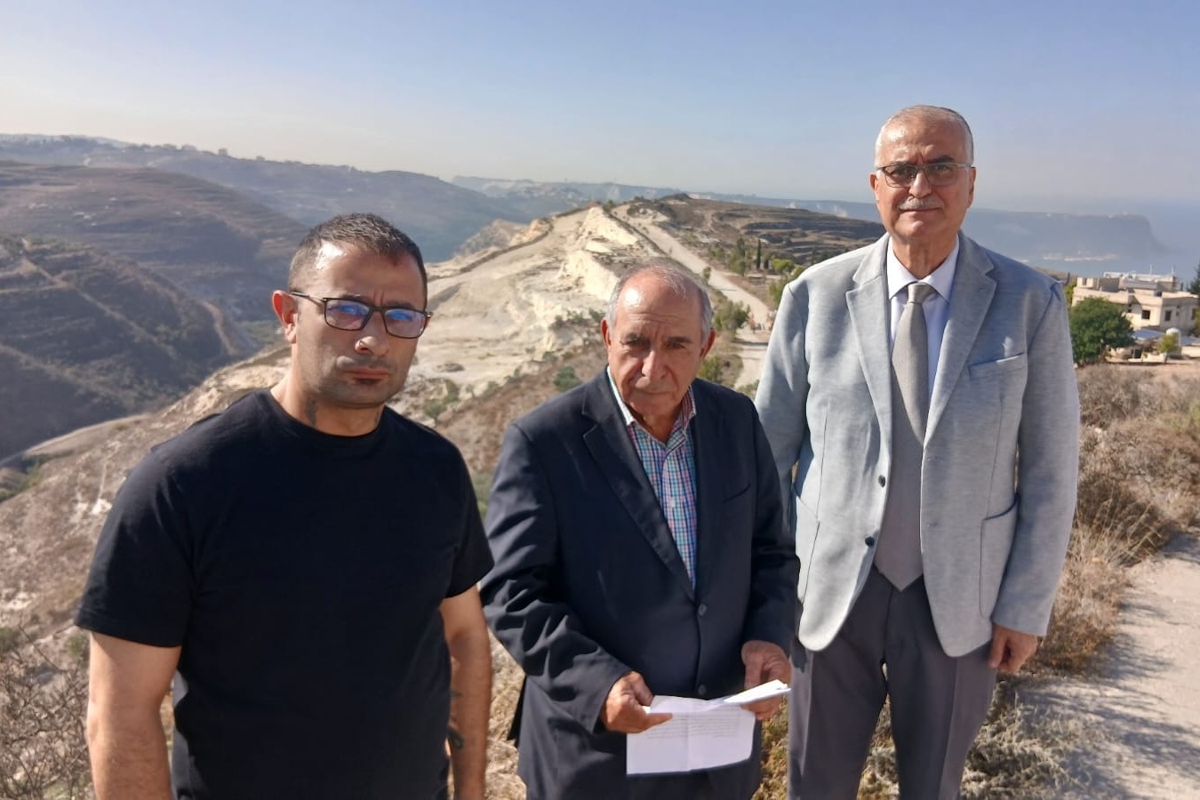 الكورة | ناشطون بيئيون يواجهون تمديد مقالع الترابة