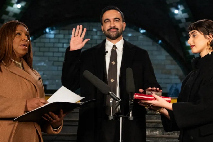 عمدة نيويورك الجديد يلغي أوامر مؤيدة لـ