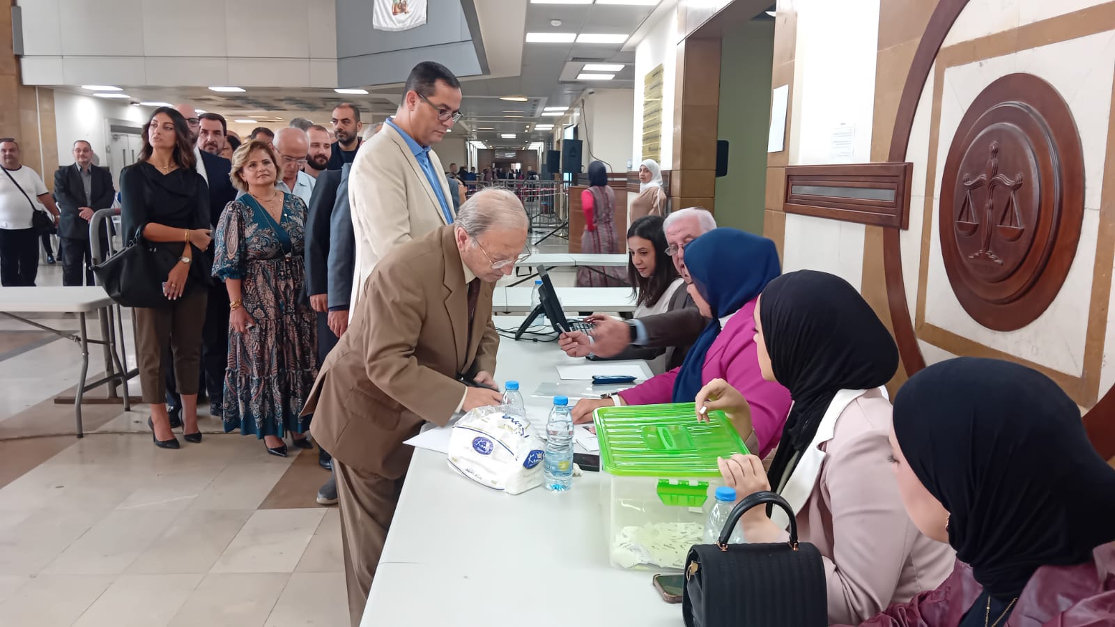 معركة نقابة المحامين في طرابلس: السياسة تُحاصر الاستقلال النقابي