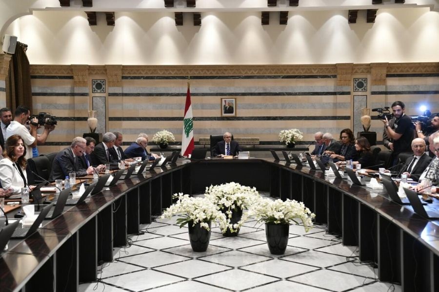 الحكومة تقرّ إنشاء خلية لمطمر الجديدة تمهّد لإقفاله ومقاضاة العدو لاستهدافه الصحافيين