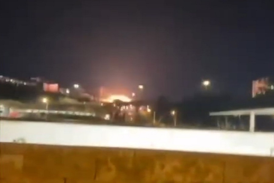 الصواريخ الإيرانية تتجاوز الدفاعات الجوية للاحتلال وتضرب وسط الكيان الصهيوني