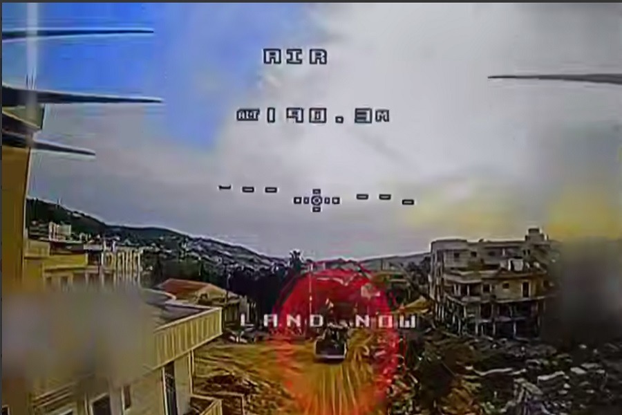 مشاهد من عملية استهداف المقاومة آلية هندسيّة (D9) تابعة لجيش العدو في بنت جبيل 