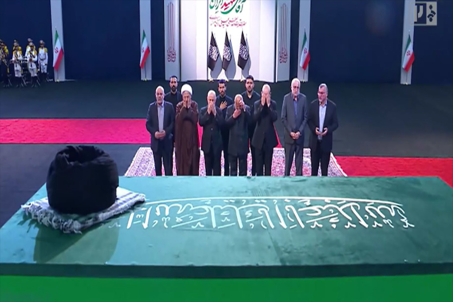 وفد من حركة أمل يلقي التحية على جثمان الإمام الخامنئي (قده)