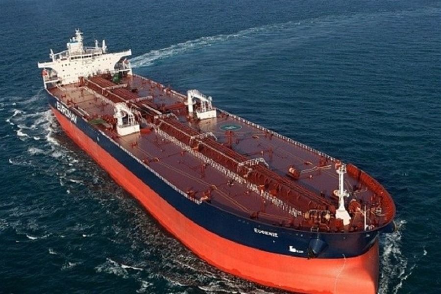 ناقلة نفط عملاقة تفضح مزاعم 