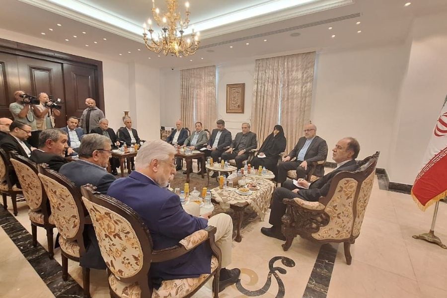 السفارة الإيرانية تستضيف لقاءً بين وفد نيابي إيراني ونواب لبنانيين 