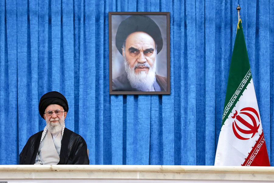 الإمام الخامنئي: إيران لن تتخلّى عن تخصيب اليورانيوم