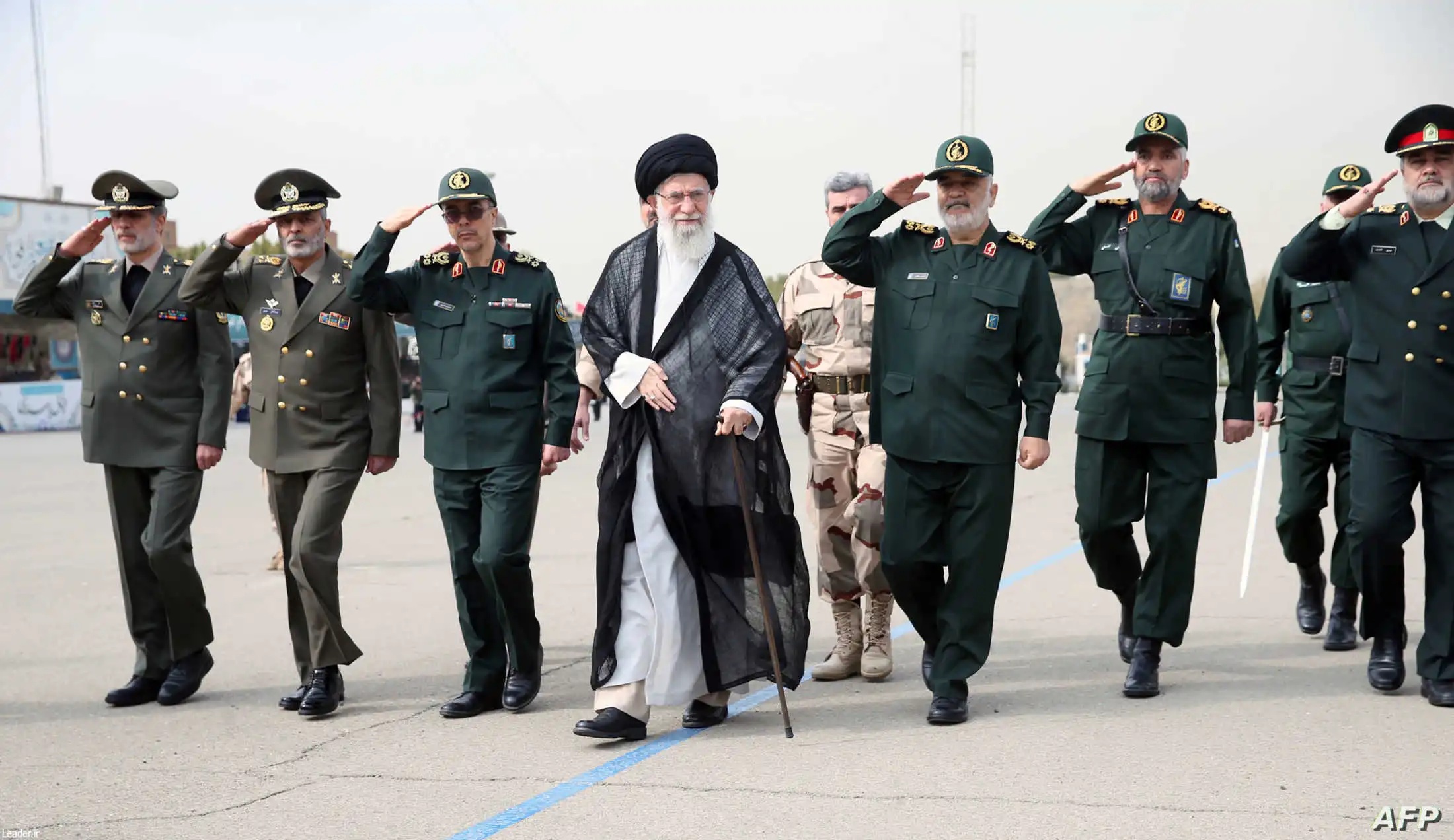 قيادات عسكرية إيرانية تؤكد الاستمرار على نهج قائد الأمة الشهيد السيد الخامنئي