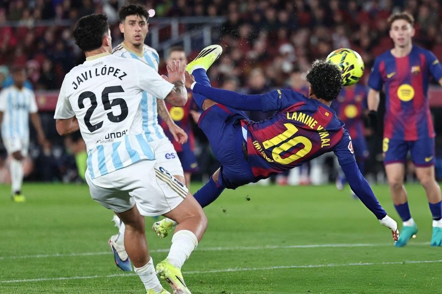 برشلونة يهزم أوبييدو ويستعيد صدارة الدوري الإسباني من ريال مدريد