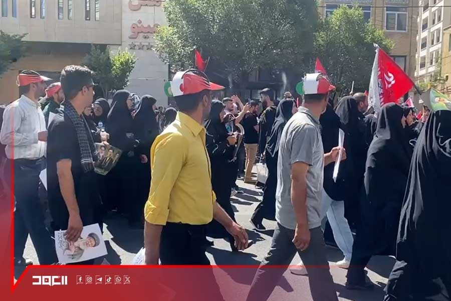 بالفيديو| على وقع العدوان الأميركي.. الحشود الإيرانية تتوعد بالانتقام 