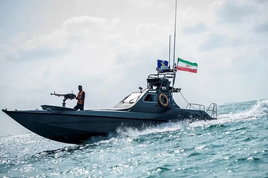 ‏حرس الثورة يستهدف زورقًا أميركيًا مسيّرًا عند مدخل مضيق هرمز