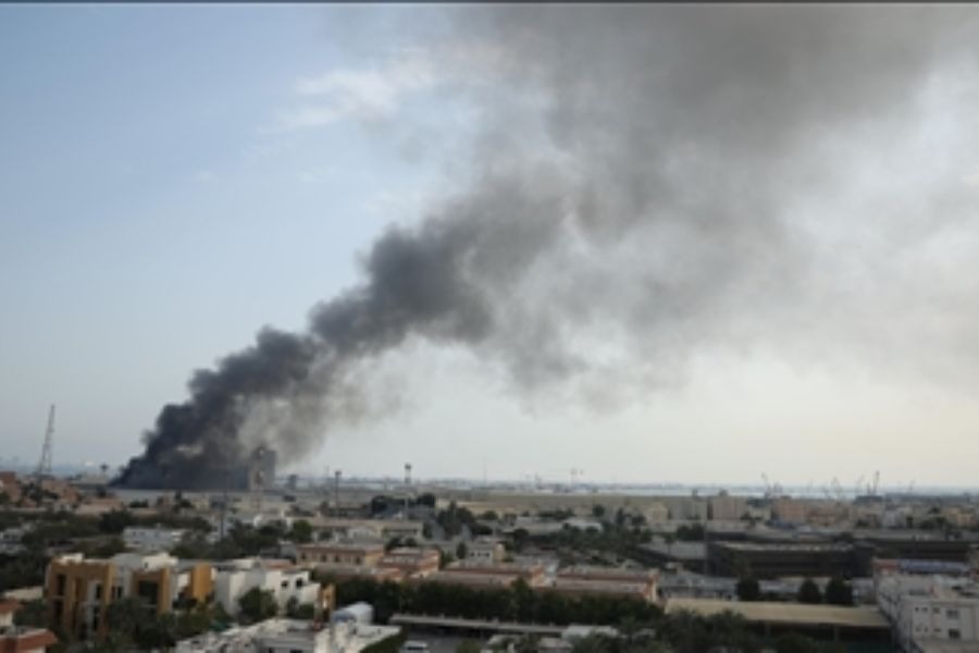 الجيش الإيراني يستهدف قواعد أميركية في البحرين والكويت ويتوعد برد حاسم