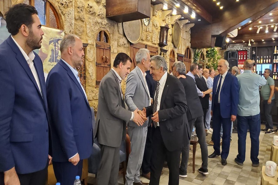 احتفاءً بفوز 