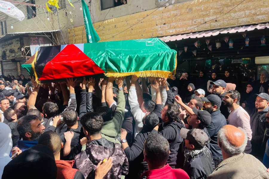 مخيم عين الحلوة يشيع شهيدَي العدوان الصهيوني بلال الخطيب ومحمد الصاوي