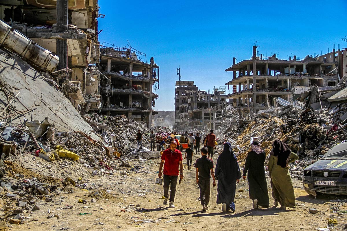 وقف إطلاق النار في غزة: أربعة شهداء وتفجير مبانٍ قرب مستشفى كمال عدوان