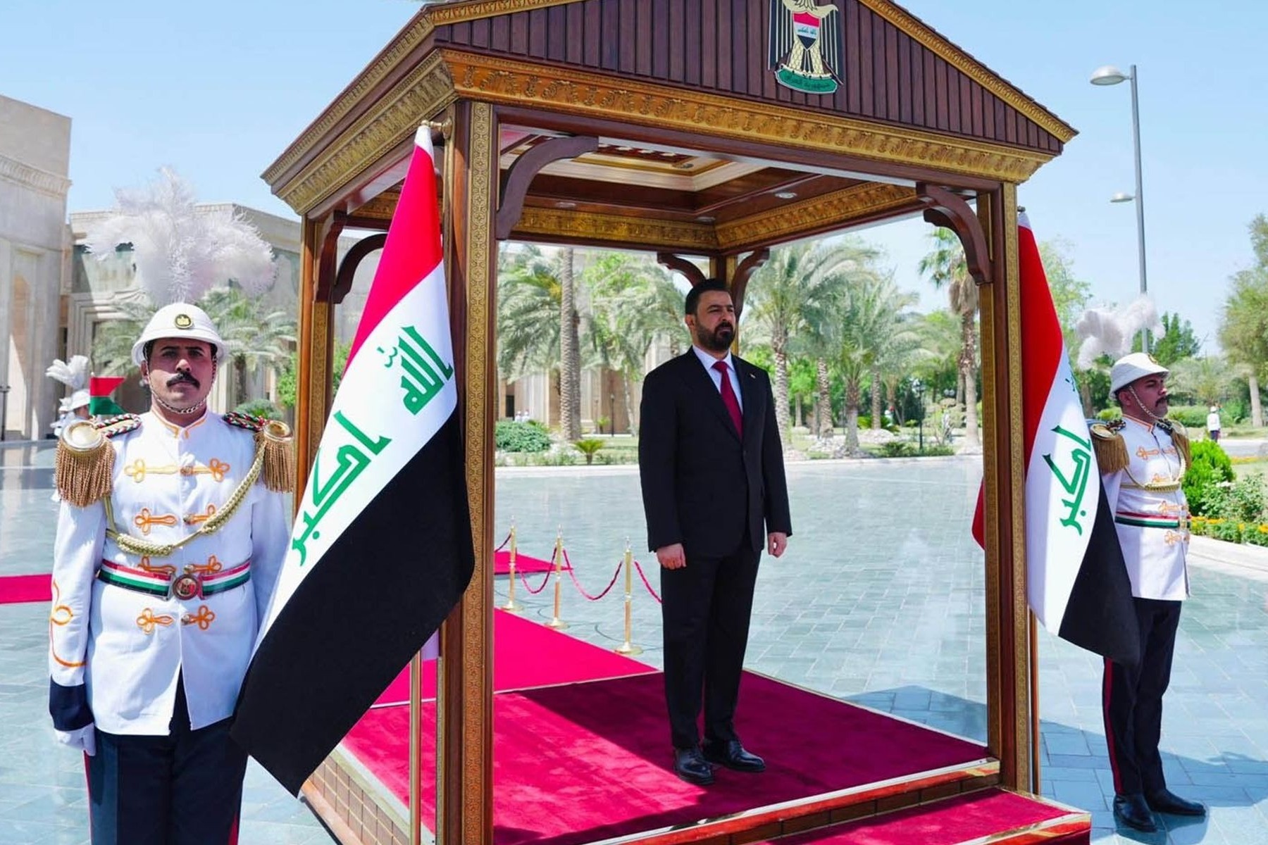 الزيدي يتسلم مهامه رئيسًا لمجلس الوزراء العراق