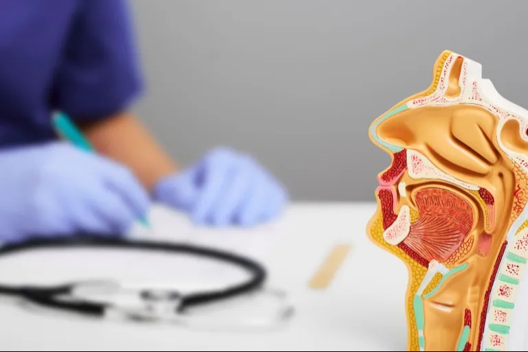 التهاب الجيوب الأنفية بعد نزلات البرد: أعراضه وطرائق العلاج المنزلية والطبية