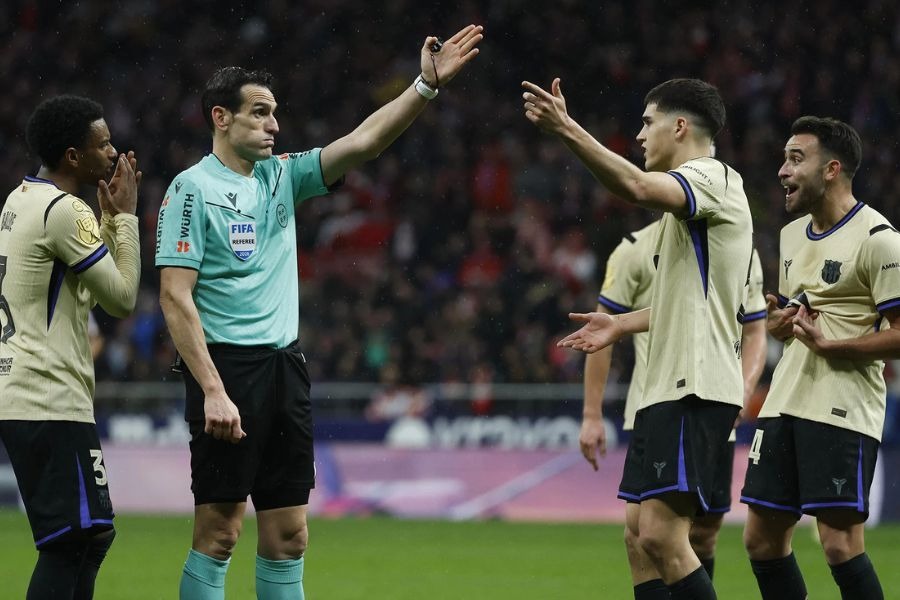 برشلونة يُصعّد ضد 