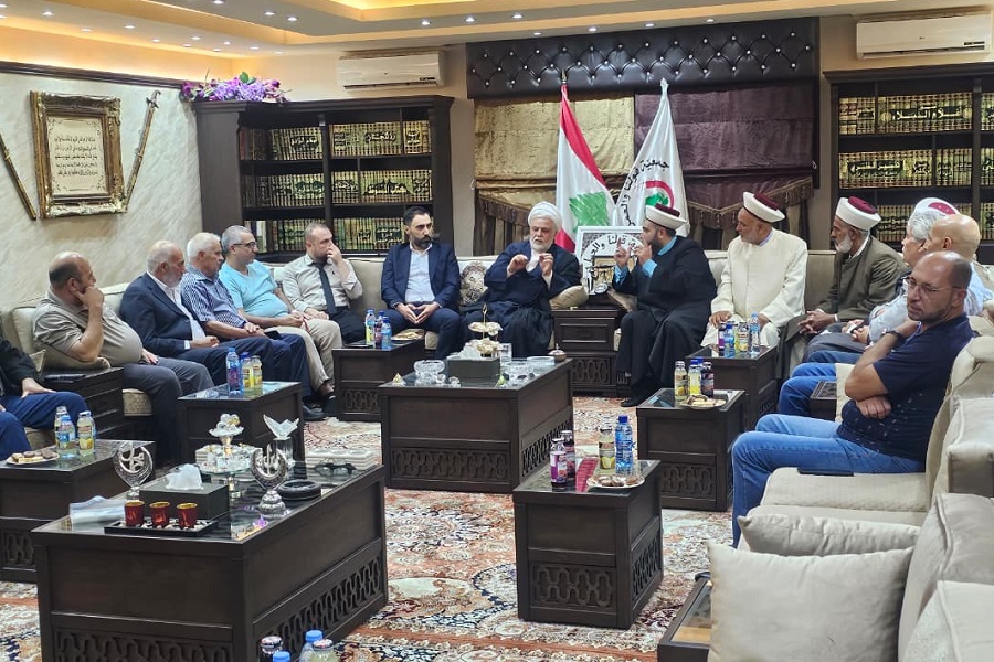 وفد من حزب الله يزور الشيخ القطان: الحل في تبنّي إستراتيجية دفاعية 