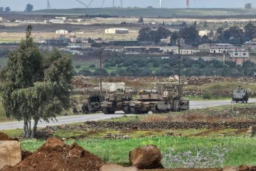 الاحتلال يعتقل شابًا سوريًا ويواصل توغلاته واعتداءاته في ريف القنيطرة