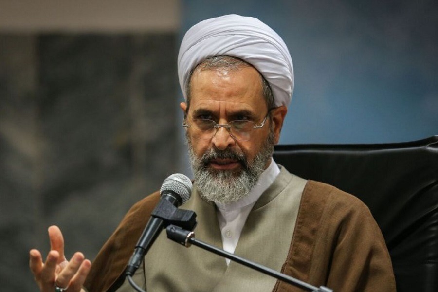 آية الله أعرافي: التشييع الحاشد للقائد الشهيد تجديد للعهد مع ولاية الفقيه