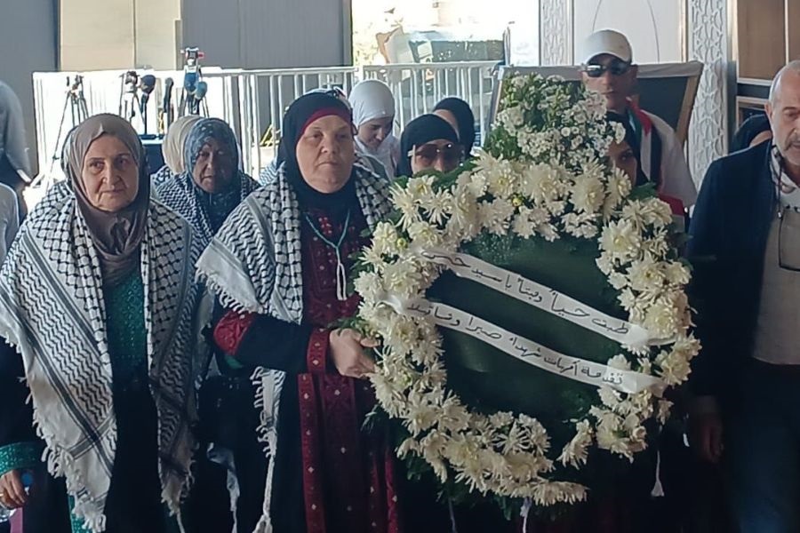 وفد أمهات وعوائل شهداء مخيّمَي صبرا وشاتيلا يزور مرقد سيد شهداء الأمة