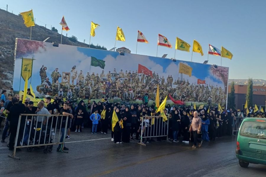 بالصور| حزب ينظم وقفة على مدخل اقليم التفاح احياء لذكرى استشهاد السيدين