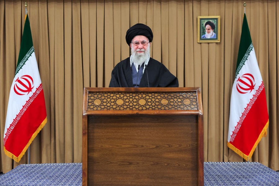 الإمام الخامنئي: إيران بيَّنت أنّها قوية وأفشلت كل المؤامرات