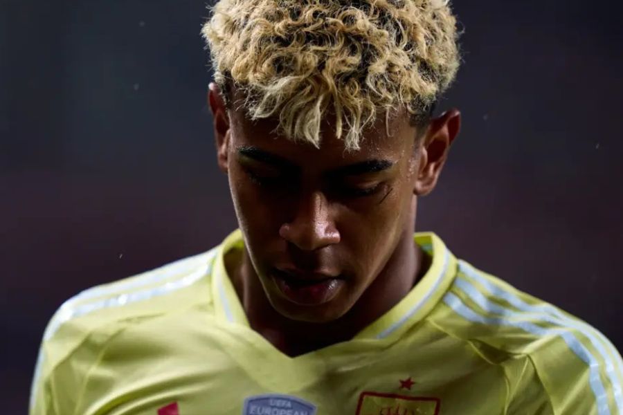 توتر بين برشلونة والاتحاد الإسباني بعد استبعاد يامال من المنتخب بسبب إصابته