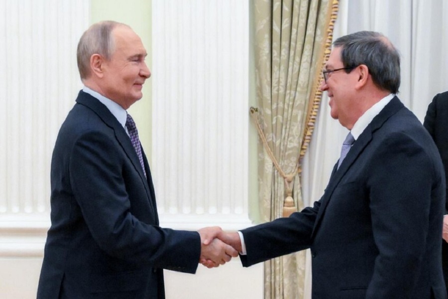 بوتين يستقبل وزير الخارجية الكوبي: نرفض قطعًا العقوبات الجديدة على هافانا