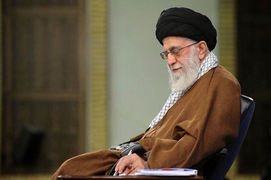 الإمام الخامنئي يعيّن أمير حاتمي قائدًا عامًا للجيش واللواء موسوي لهيئة الأركان