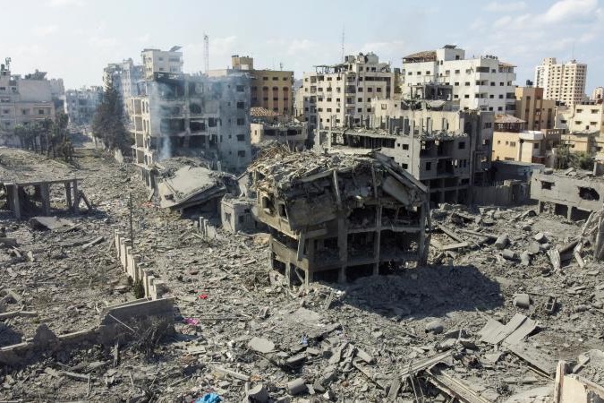 جيش الاحتلال يبني موقعًا جديدًا شرق دير البلح ويواصل قتل الفلسطينيين في غزة