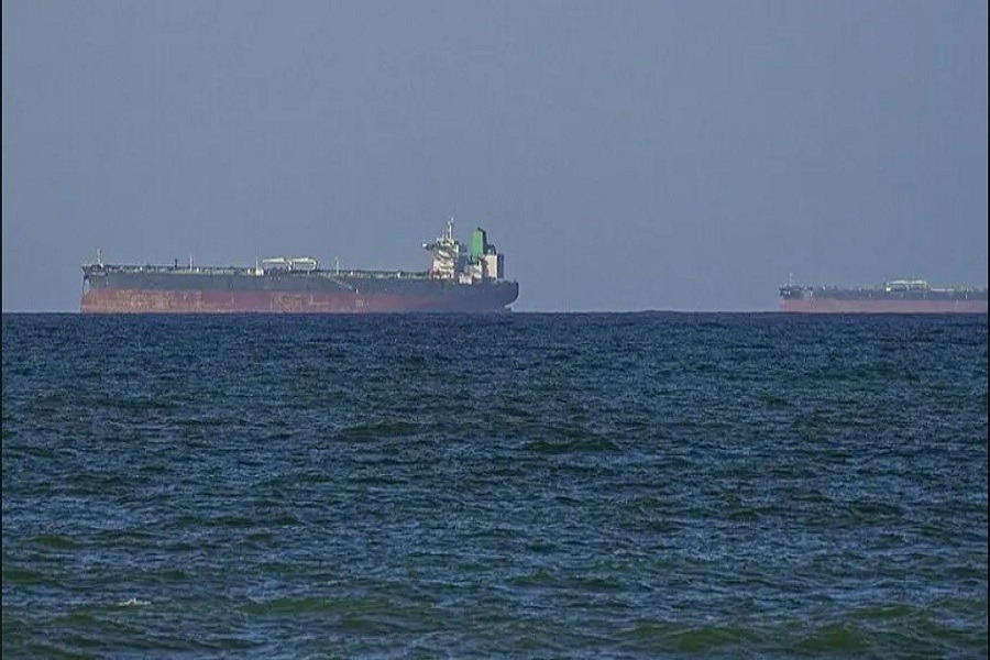 تعرض سفينتي حاويات في مضيق هرمز لهجومين منفصلين