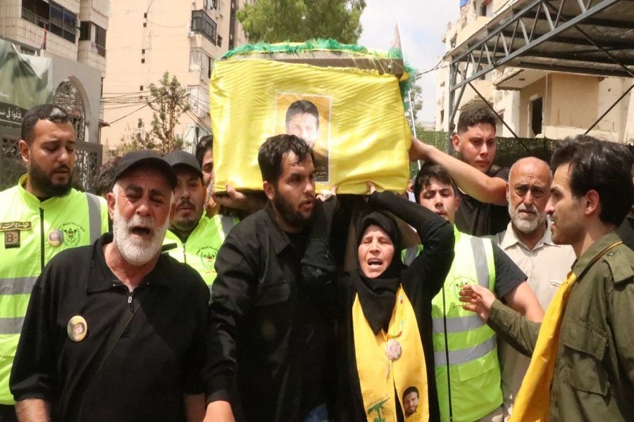 بالصور | حزب الله يشيّع ثلّة من الشهداء في روضة 