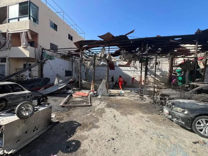 الإضراب يعم مخيم عين الحلوة ومدينة صيدا.. موجة عارمة من إدانة المجزرة