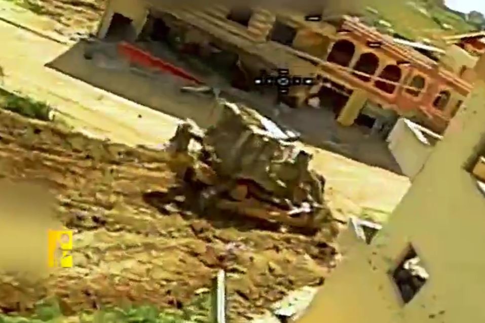 بالفيديو | المقاومة الإسلامية تستهدف جرّافة تابعة لجيش العدو في بنت جبيل 