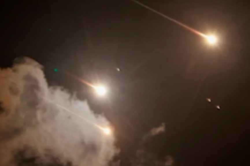 إيران تُمطر الكيان الصهيوني والقواعد الأميركية بوابل من الضربات