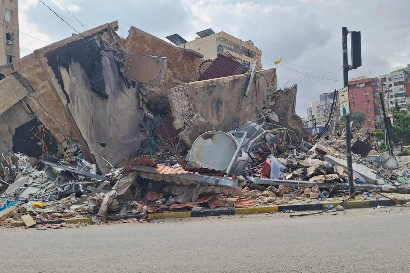 بالصور: جولة إعلامية في الضاحية لتوثيق حجم الدمار