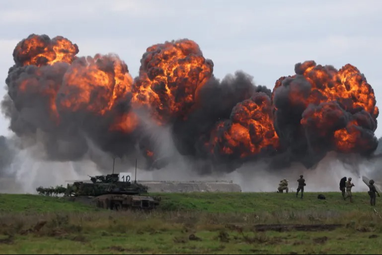 أوروبا على عتبة الحرب: تعبئة صامتة واستعدادات غير مسبوقة لمواجهة محتملة مع روسيا